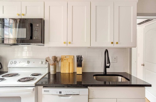 West Poplar Apartment | 5. Prime 1BR: Fishtown, near Subway & Center City!