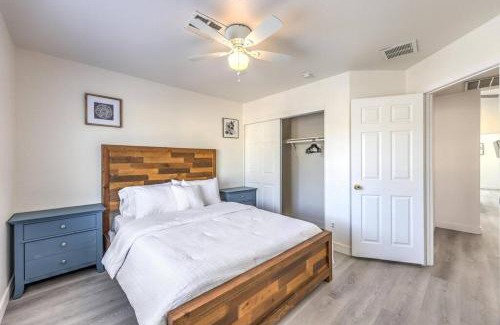 North Las Vegas House | 5 queen beds/Free Streaming/Wi-Fi/Tv's/Coffee