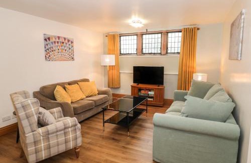 Moffat Apartment | 5 St Mary's Church