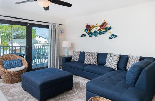 Clearwater Beach Apartment | 5 Star 30 Steps from Beach l 3m Walk to Rest & Shops