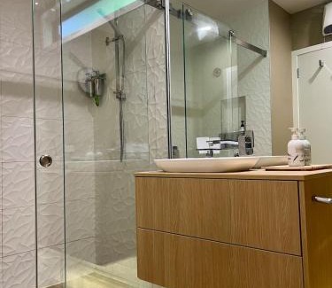 Lower Shotover Apartment | 5-Star Boutique Retreat! Hot pool! Amazing view!