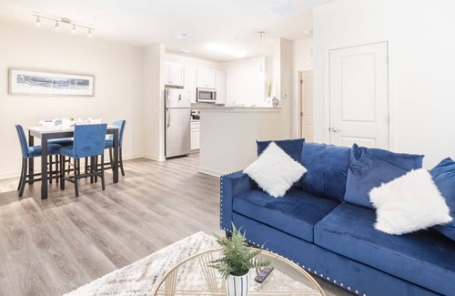 Fort Worth Apartment | 5-STAR Cozy King Suite with Garage
