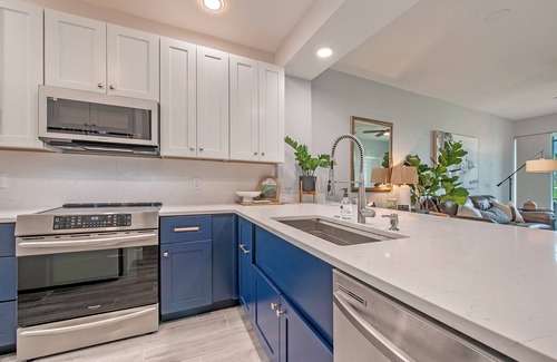 Naples Condo | 5-Star Deluxe Naples 2BD/2BR. Resort Pool. Spring/Summer Golf Exclusive Special.