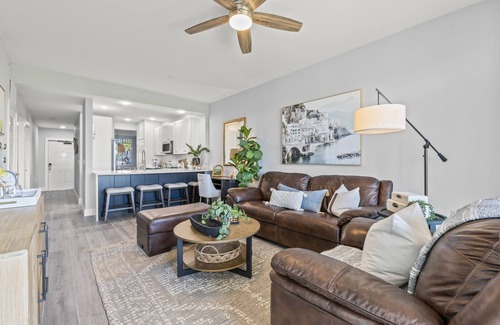 Naples Condo | 5-Star Deluxe Naples 2BD/2BR. Resort Pool. Spring/Summer Golf Exclusive Special.