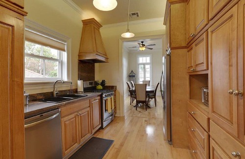 Bywater House | ★5 Star Home w/Private Balcony only 5 min to French Qtr!