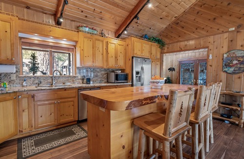 Big Bear Lake Cabin | 5-STAR Lakefront cabin! DOCK! GAME ROOM! 2600 sq ft w/fire pit. SLOPES/LAKE!