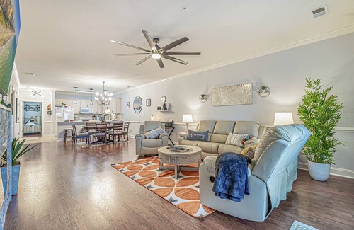 Central Myrtle Beach Condo | 5 Star * Luxurious Condo In Myrtle Beach
