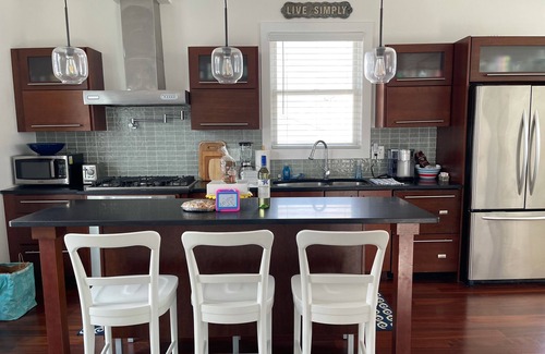 Normandy Beach House | 5 STAR LUXURY HOME, 1 HOUSE FROM BEACH, OCEAN VIEW, 4 BEDROOMS, 2 FAMILY ROOMS