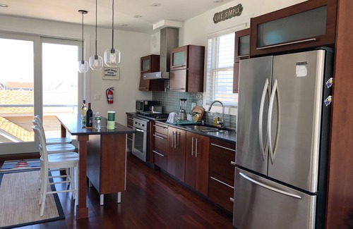 Normandy Beach House | 5 STAR LUXURY HOME, 1 HOUSE FROM BEACH, OCEAN VIEW, 4 BEDROOMS, 2 FAMILY ROOMS