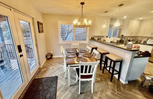 Prescott House | 5 star resort home, 3 bdr,3 bath, amazing views, tennis court,pickle ball n more