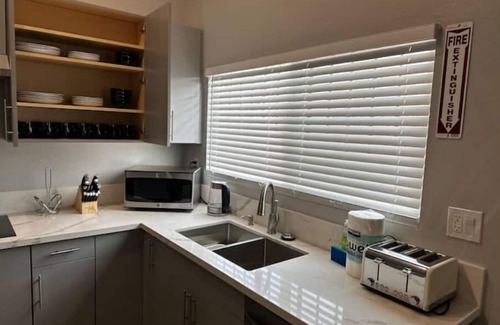 Spring Valley House | 5 star two bedroom rental