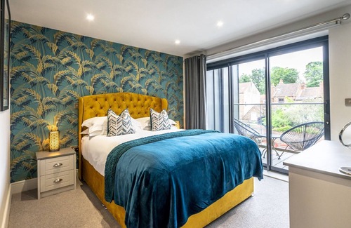 Bootham Apartment | 5 The Quadrant - sleeps 5 guests in 2 bedrooms