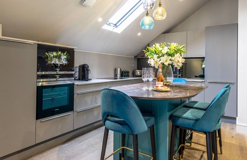 Bootham Apartment | 5 The Quadrant - sleeps 5 guests in 2 bedrooms