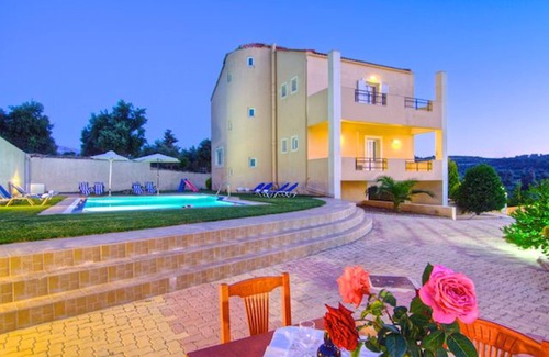 Geropotamos Villa | 50 m2 Pool - Large Garden - Enjoy Privacy and Comfort!