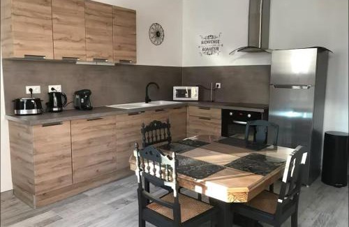 Saint-Dizier House | 50 Nuances de Gris - Chambre privée dans une maison disposant de 4 autres chambres