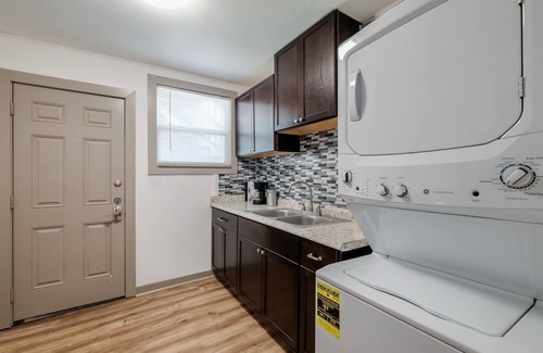 Olmos Park Apartment | 50% off- 2BR 1BA Apt- Free Parking-Equipped kitchen- Monthly Rental