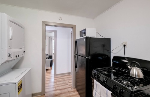 Olmos Park Apartment | 50% off- 2BR 1BA Apt- Free Parking-Equipped kitchen- Monthly Rental