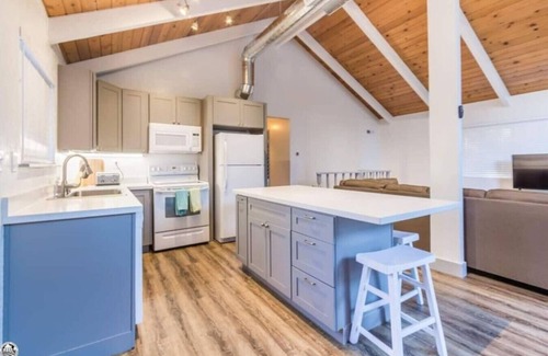 Groveland House | 500 Pine Mountain Lake Escape
