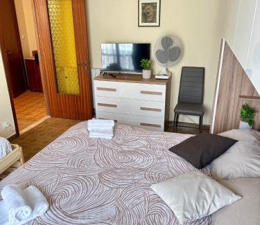 Borghetto Santo Spirito Apartment | 500mt Sea - Free Parking, Terrace, WiFi