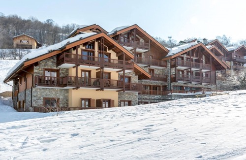 Les Belleville Apartment | 50m from ski slopes, 2nd floor, view ski slopes, fitness, swimming pool, sauna, hammam, balcony, tv