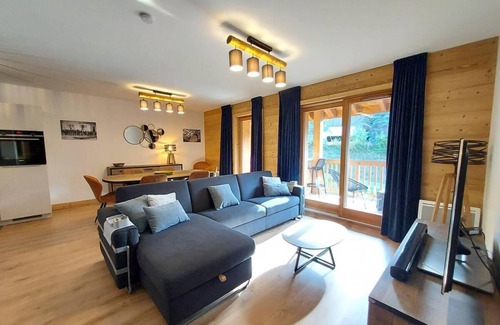 Valmorel Apartment | 50m from ski slopes, 5th floor, view mountain, balcony, tv, 66m², Valmorel