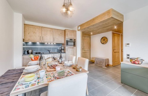 Les Boisses Apartment | 50m from ski slopes, 3rd floor, view valley, fitness, swimming pool, sauna, hammam, balcony, tv