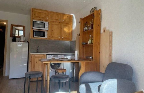 Risoul Apartment | 50m from ski slopes, 4th floor, view ski slopes, balcony, tv, 25m², Risoul