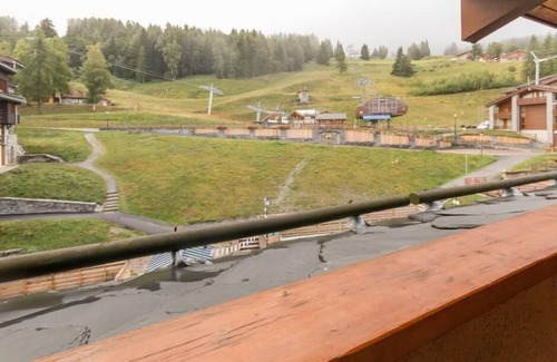 Bellentre Apartment | 50m from ski slopes, 6th floor, balcony, tv, ski locker, 35m², Montchavin La Plagne