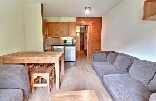 La Perriere Apartment | 50m from ski slopes, 1st floor, balcony, ski locker, 31m², La Tania