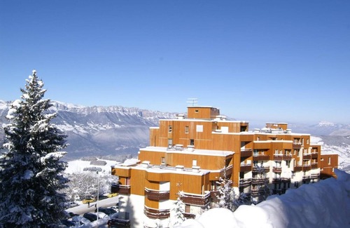 Prapoutel Apartment | 50m from ski slopes, parking, tv, ski locker, 18m², Les 7 Laux