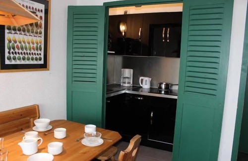 Val-Thorens Apartment | 50m from ski slopes, 6th floor, balcony, tv, ski locker, 24m², Val Thorens