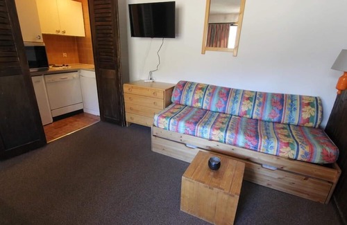 Val-Thorens Apartment | 50m from ski slopes, 8th floor, balcony, tv, ski locker, 34m², Val Thorens
