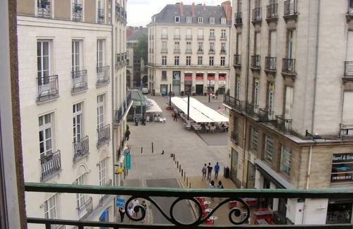 Nantes Centre Apartment | 50m2, modern, 1 bedroom king size bed, teleworking, flexible arrival/departure