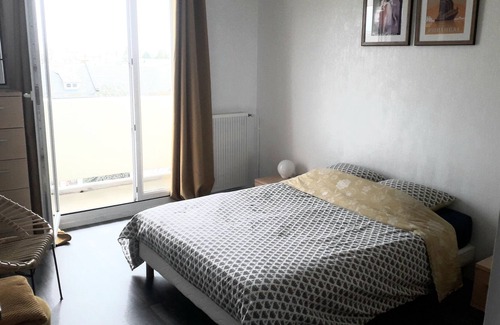 Quartier Branville Apartment | 50m2 quiet top floor apartment near Zénith and Expo park