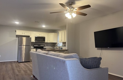 Capital View Cottage | 510 Brown -2br 2ba home near UAMS, Stiff Station/Heights/Hillcrest