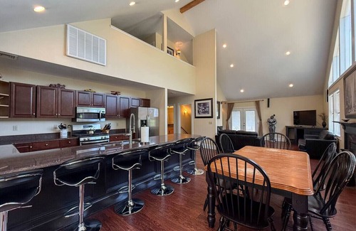 North Conway House | 52-1 Locust Lane | Views, Pool, Hot Tub, 6 Bedroom