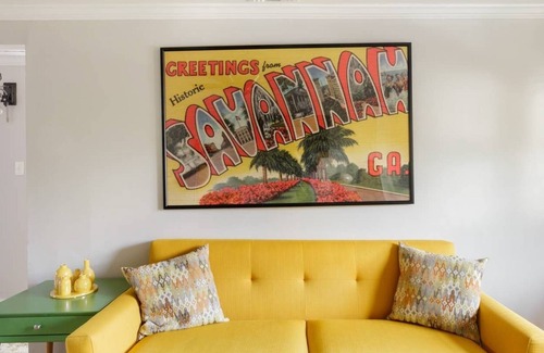 Dixon Park Apartment | 522 Bolton - Unit C Vibrant Colorful Condo with Backyard Firepit