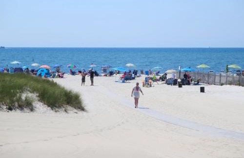 Harwich Port House | 525 Route 28 Harwich Port Cape Cod - - The Mooring