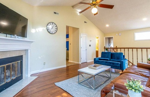 Huntsville House | 529 Farmingdale Rd SE MTR · 〚Treehouse Cottage〛- Storybook 3 Bedroom Home!