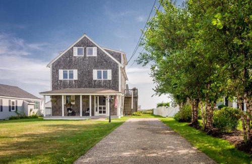Sandwich House | 53 Freeman Avenue Sandwich - Cape Cod
