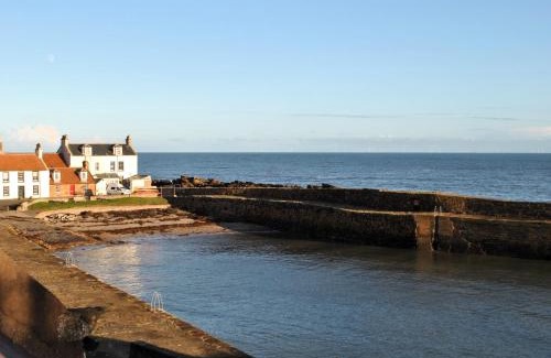 Cellardyke House | 54 On the Rocks- characterful coastal cottage