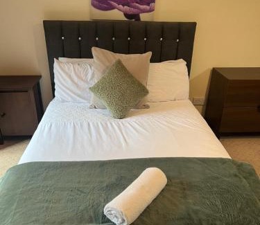 St. Thomas House | 54 - Room 4 - Very spacious