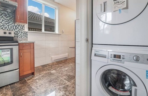 Riley Park-Little Mountain House | 5536 N · Peaceful 1Bedroom+1Bathroom Laneway House