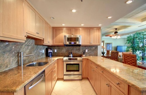 Kaanapali Condo | #557-Amazing Ocean View & Sunsets-Walk 2 Restaurants-Beach Items Provided