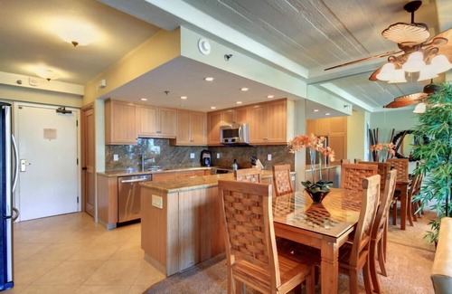 Kaanapali Condo | #557-Amazing Ocean View & Sunsets-Walk 2 Restaurants-Beach Items Provided