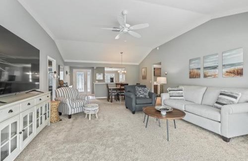 Wildwood House | 5590 Z6 VILLAGE OF FENNEY by REMAX Premier