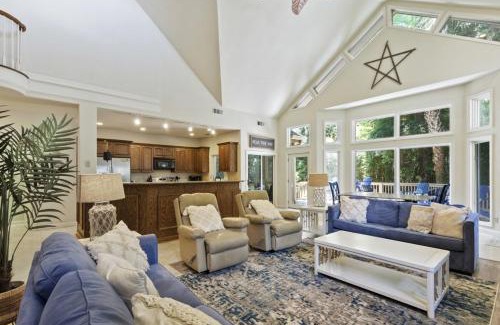 Lawton Woods House | 57 Lawton Rd, Sea Pines Pet Friendly home