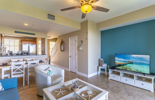 Ruskin Apartment | 577 Little Harbor