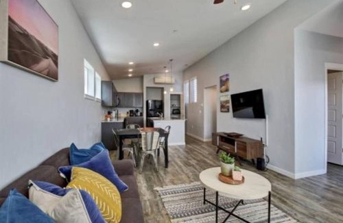 Boise House | 5787. Two Bedroom and 2 Bathroom, centrally located.