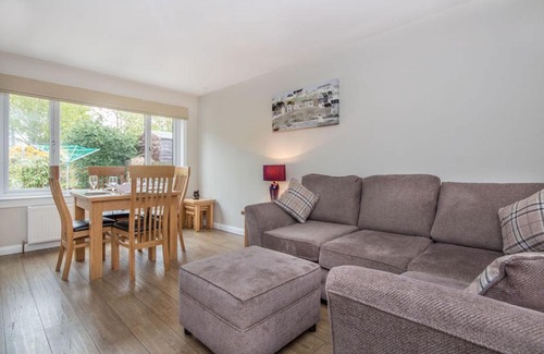 Balloch House | 58 Moray Park
